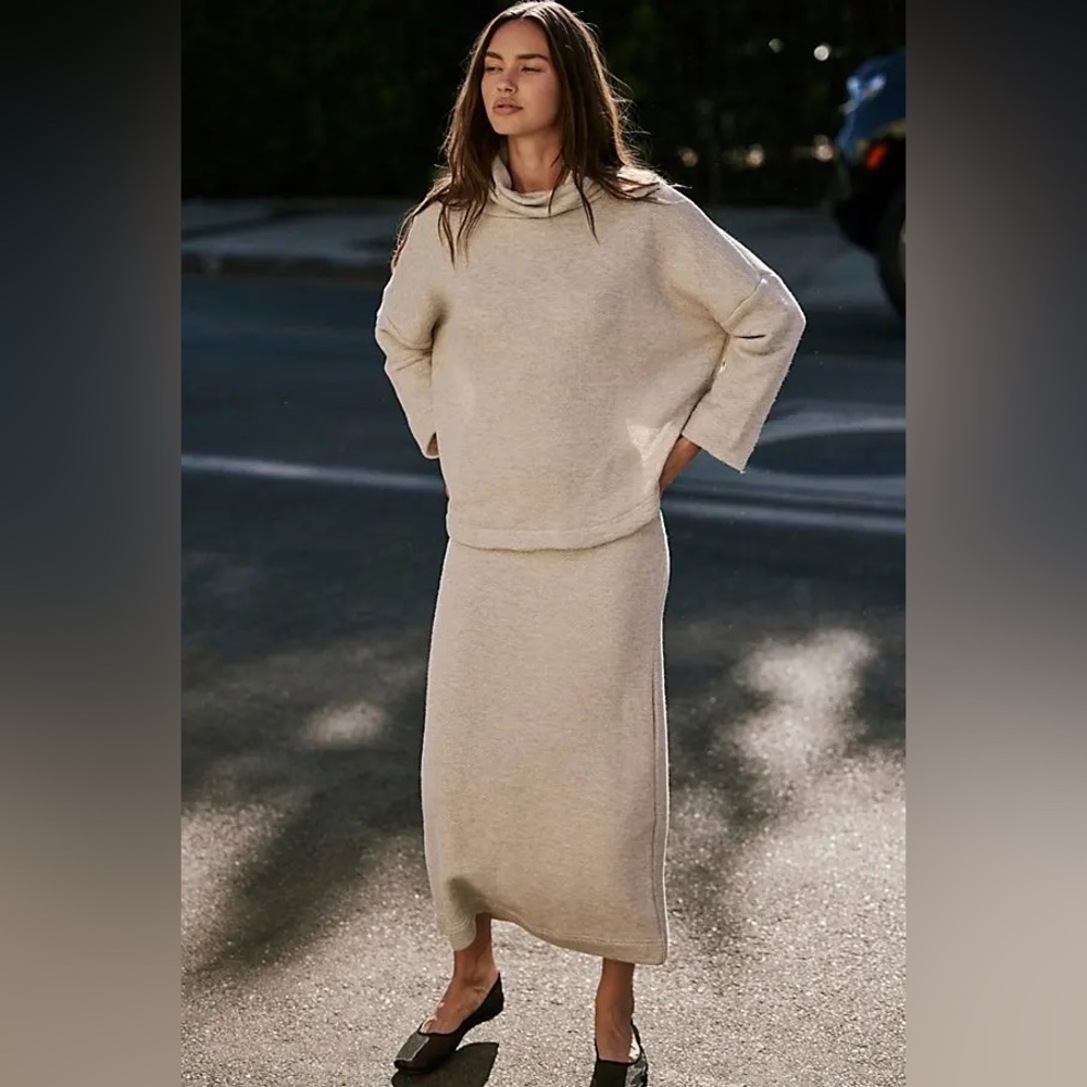 NWOT Free People Free-est Milley Reversible Set-Wet Plaster - Picture 5 of 16